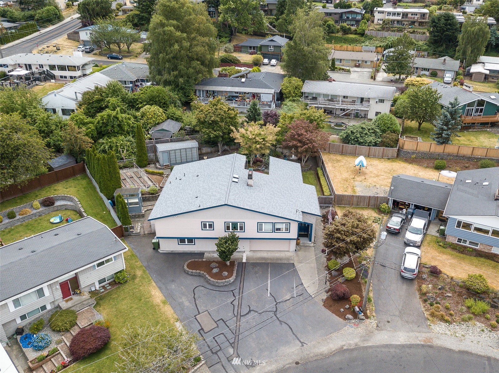 4015 Robin Road West University Place, WA 98466 - Photo 4 of 38 Gallery Image 4