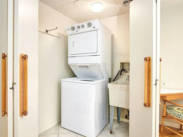 $840,000 | 5000 5th, Unit 101, Pittsburgh, PA 15232