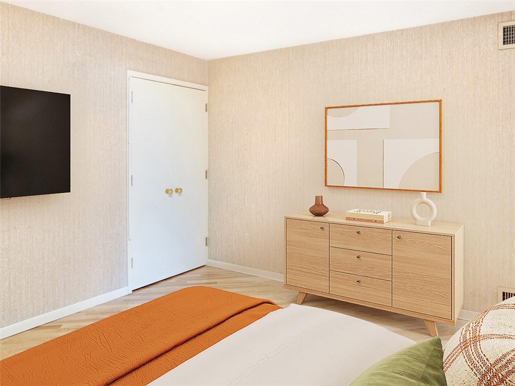 5000 5th, Unit 101 Pittsburgh, PA 15232 - Photo 20 of 38 Bedroom three closet.