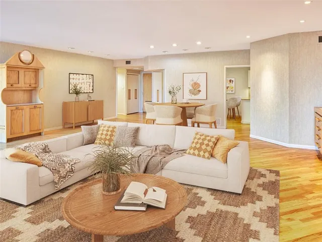 $840,000 | 5000 5th, Unit 101, Pittsburgh, PA 15232