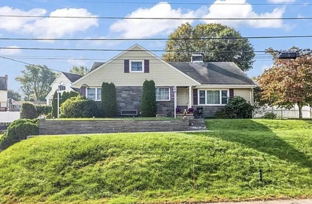 3 Greenview Road, Unit 3 Stoneham, MA 02180 - Photo 1 of 6