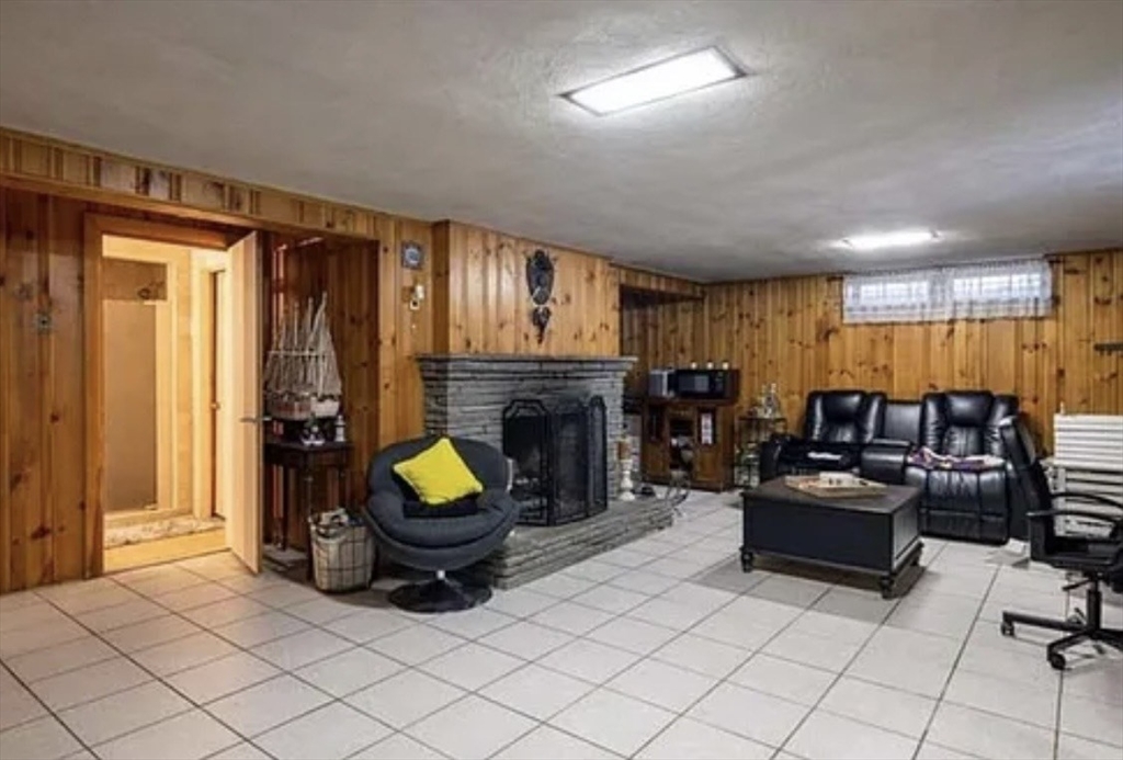 3 Greenview Road, Unit 3 Stoneham, MA 02180 - Photo 5 of 6