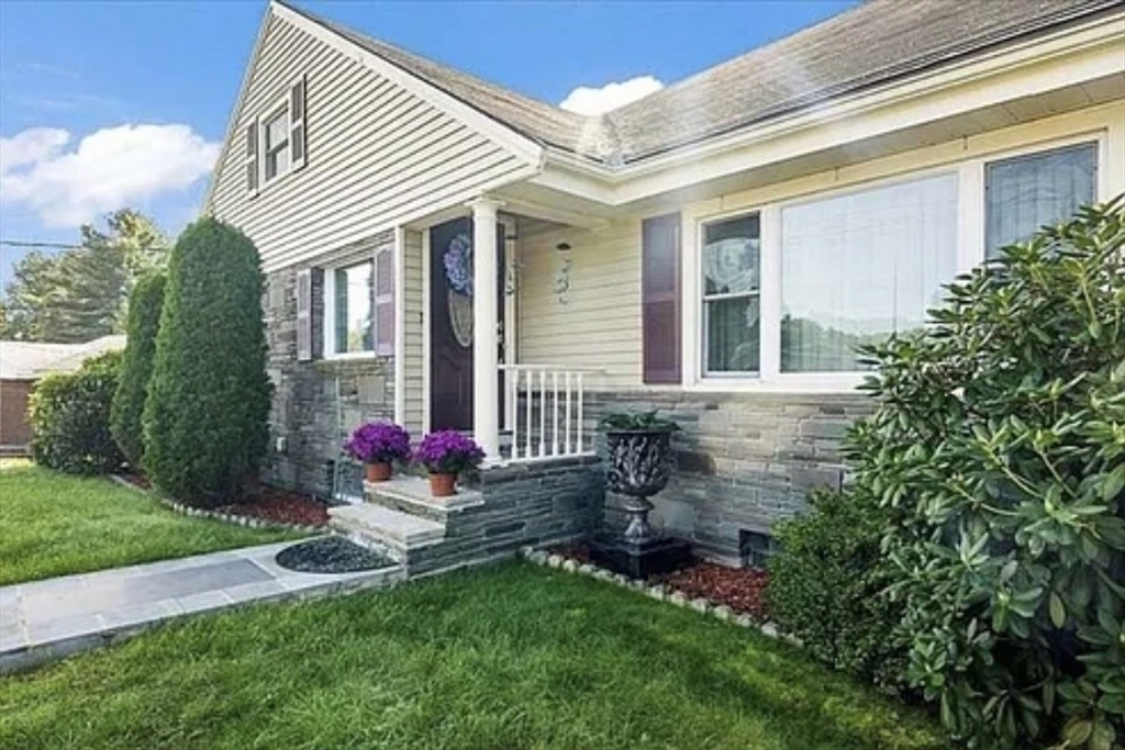 3 Greenview Road, Unit 3 Stoneham, MA 02180 - Photo 6 of 6