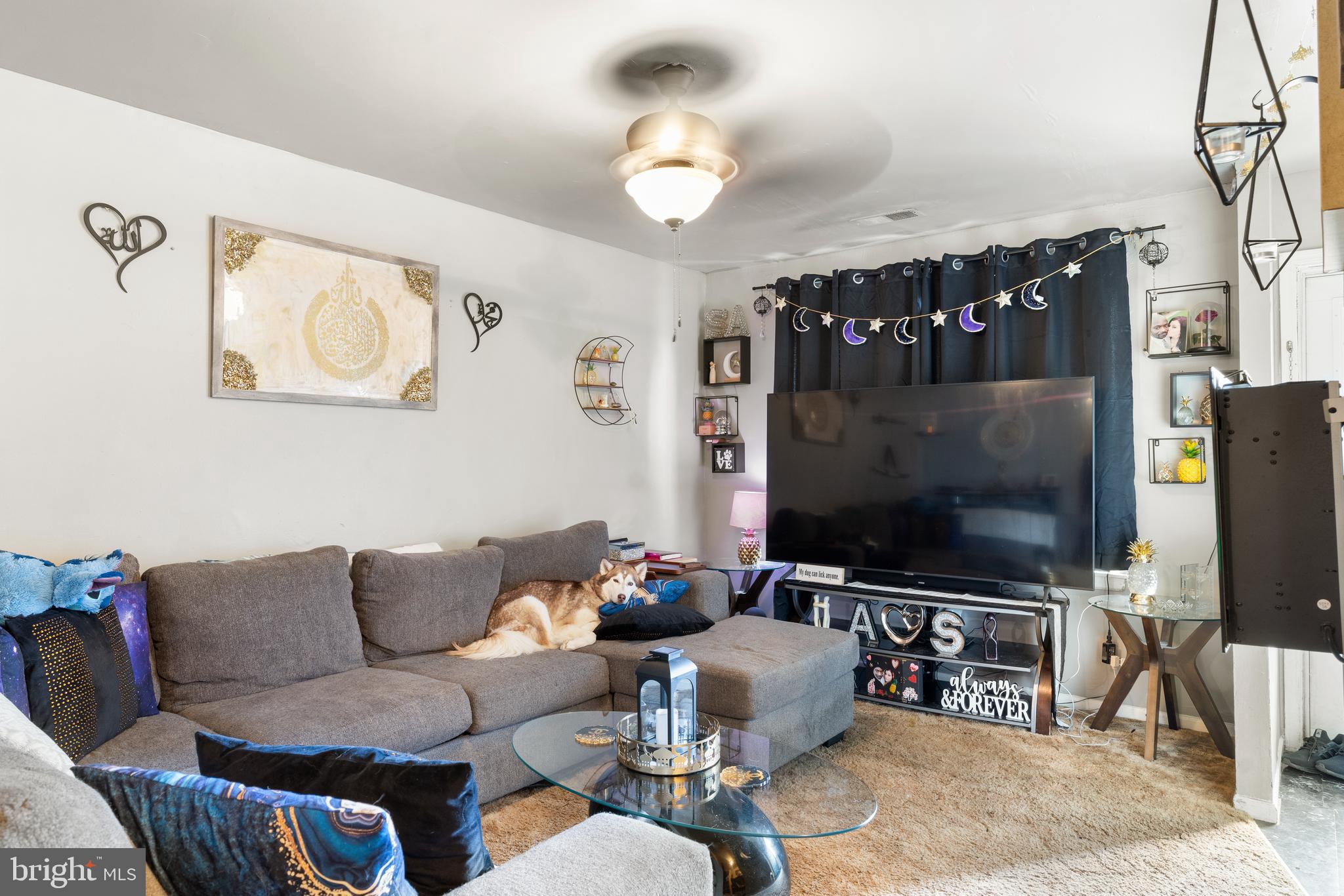 2833 Saxton Road Philadelphia, PA 19114 - Photo 3 of 38