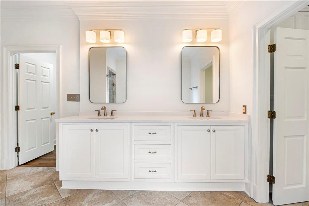 3685 Peachtree Road Northeast, Unit 10 Atlanta, GA 30319 - Photo 37 of 44