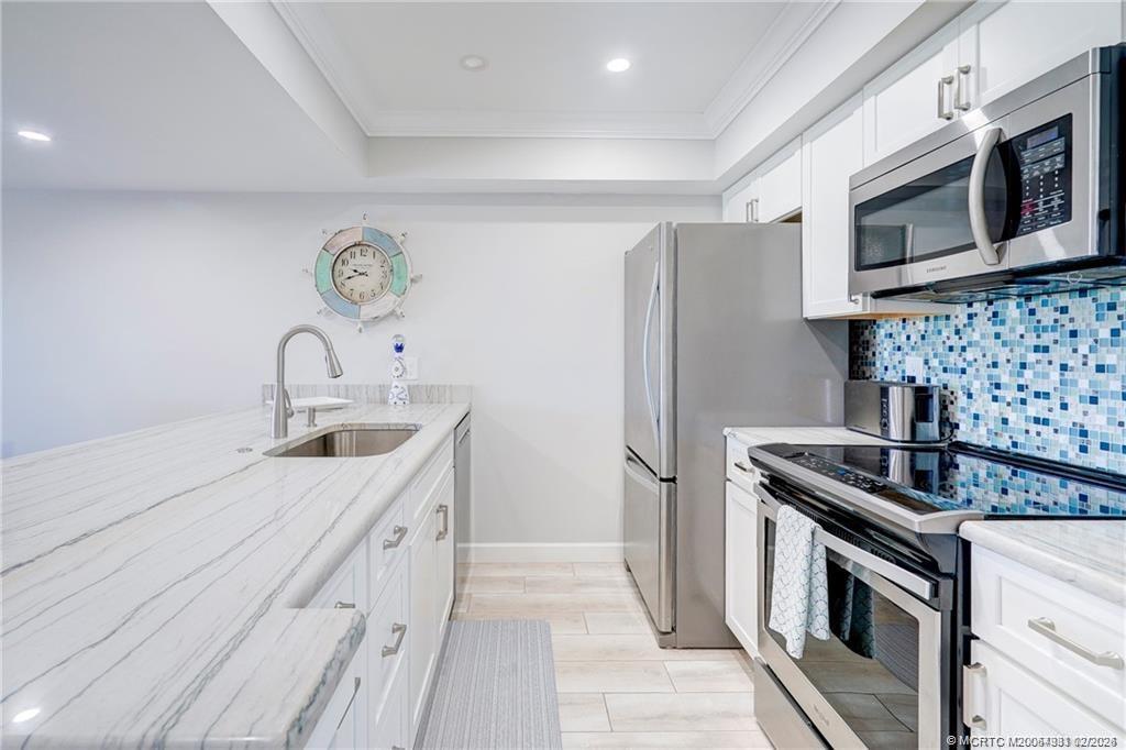 5602 Northeast Gulfstream Way Stuart, FL 34996 - Photo 11 of 55