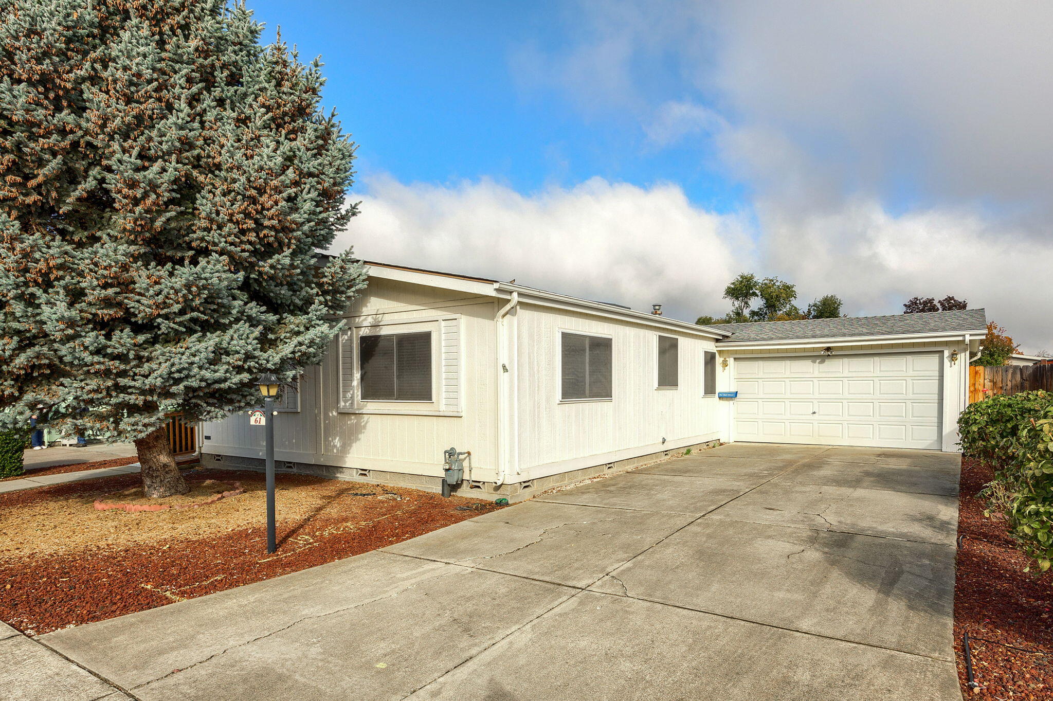 555 Freeman Road, Unit 61 Central Point, OR 97502 - Photo 4 of 34 Front
