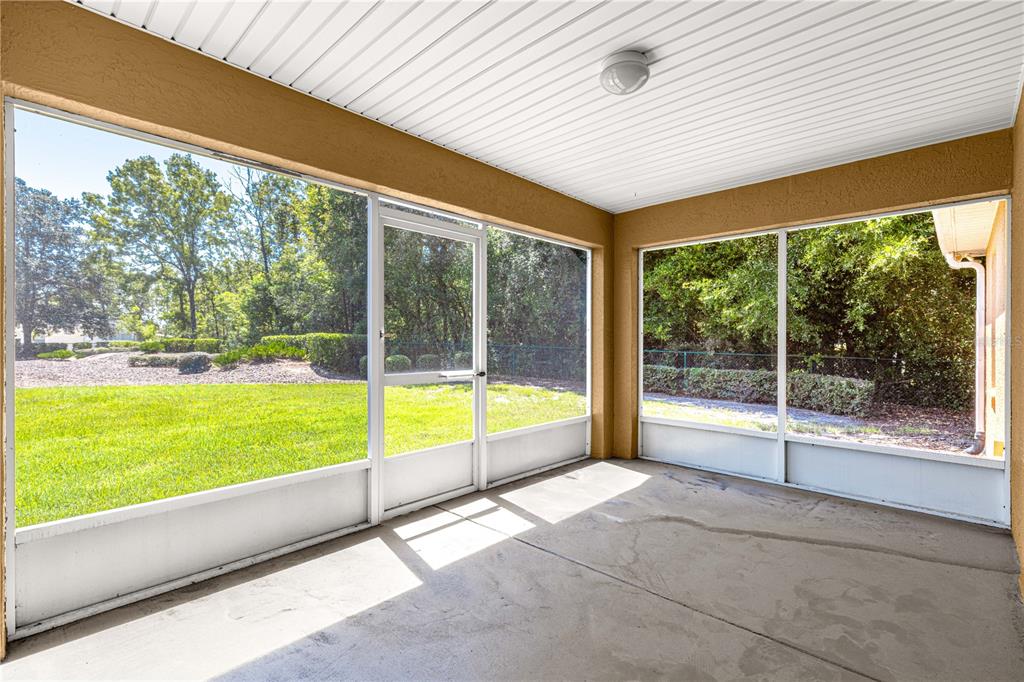 5312 Southwest 109th Place Road Ocala, FL 34476 - Photo 15 of 39 a view of an empty room with a large window
