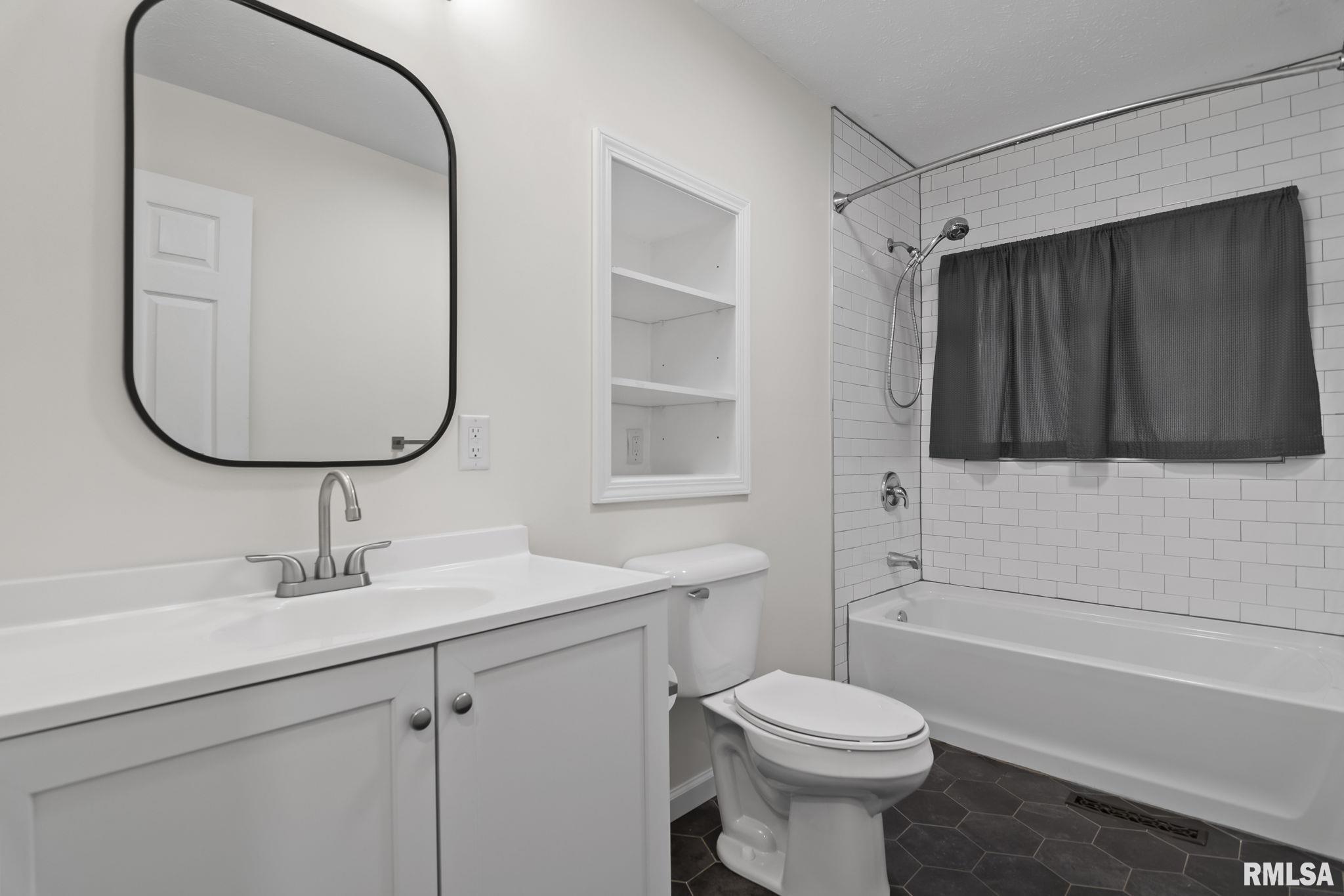 520 Witherspoon Drive Springfield, IL 62704 - Photo 15 of 39 Gallery Image 15