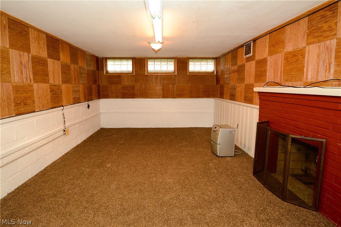 2623 Milton Road Cleveland, OH 44118 - Photo 24 of 35