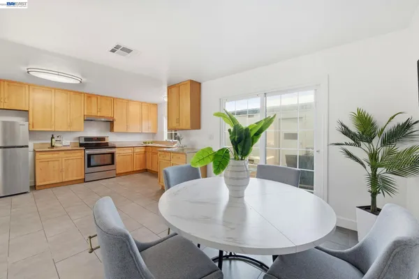 $774,500 | 4336 Planet Circle, Union City, CA 94587