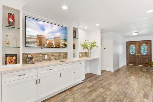 $1,550,000 | 4025 Trieste Drive, Carlsbad, CA 92010