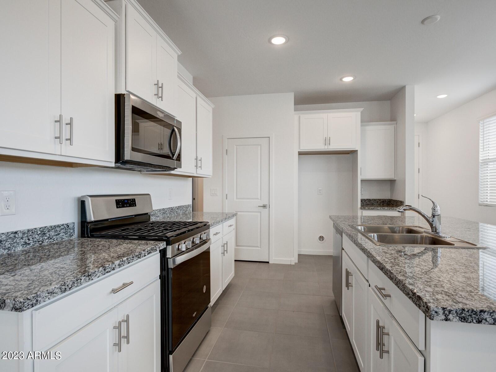 39965 West Rio Lobo Drive Maricopa, AZ 85138 - Photo 8 of 28 007_Kitchen Details