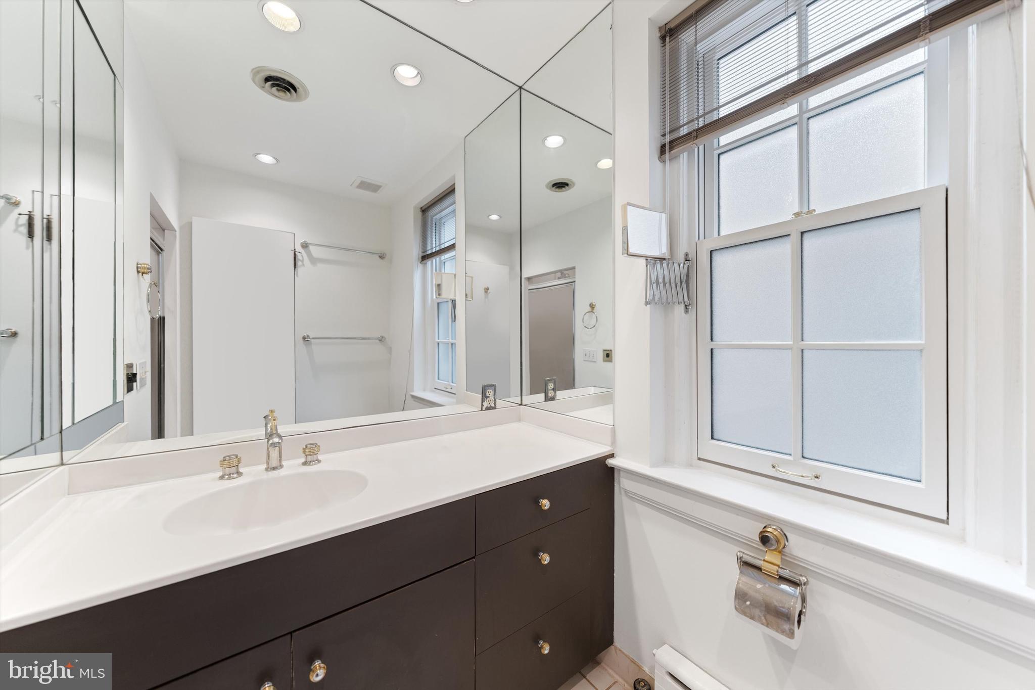 2134 R Street Northwest Washington, DC 20008 - Photo 27 of 36 Ensuite Bathroom