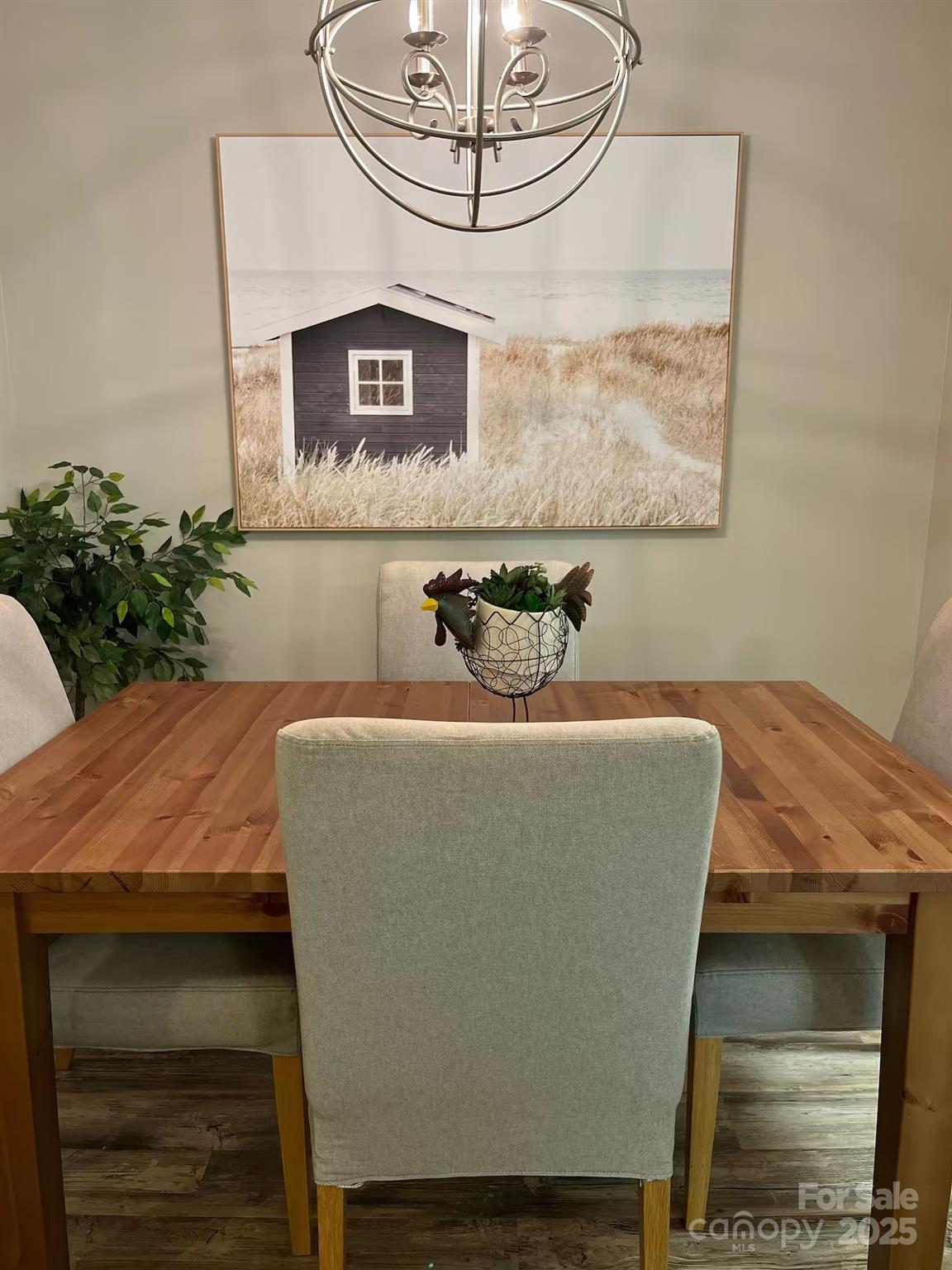 229 Windsor Point Road, Unit 6B Columbia, SC 29223 - Photo 11 of 15 a room with table and flowerpot