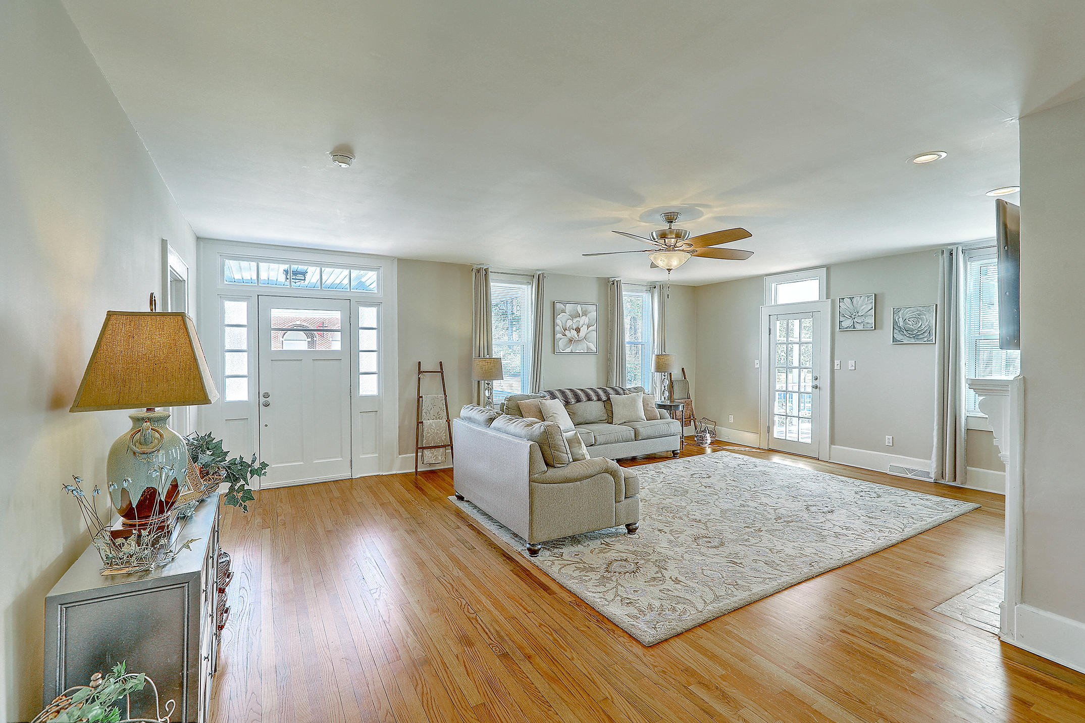 243 South Main Street Ridgeville, SC 29472 - Photo 5 of 47 1R3A2828_29_30_31_32_33_34