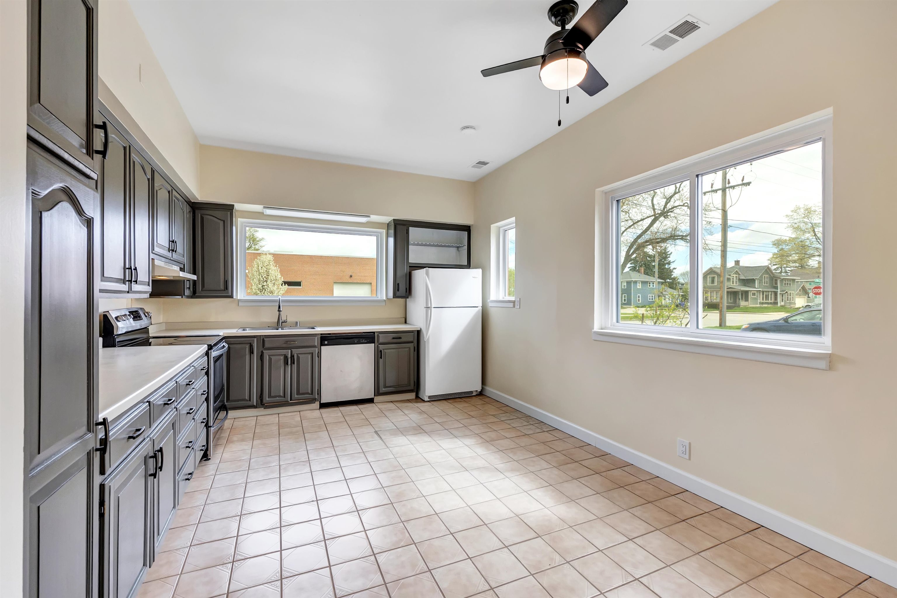 715 West 5th Street Appleton, WI 54914 - Photo 11 of 41