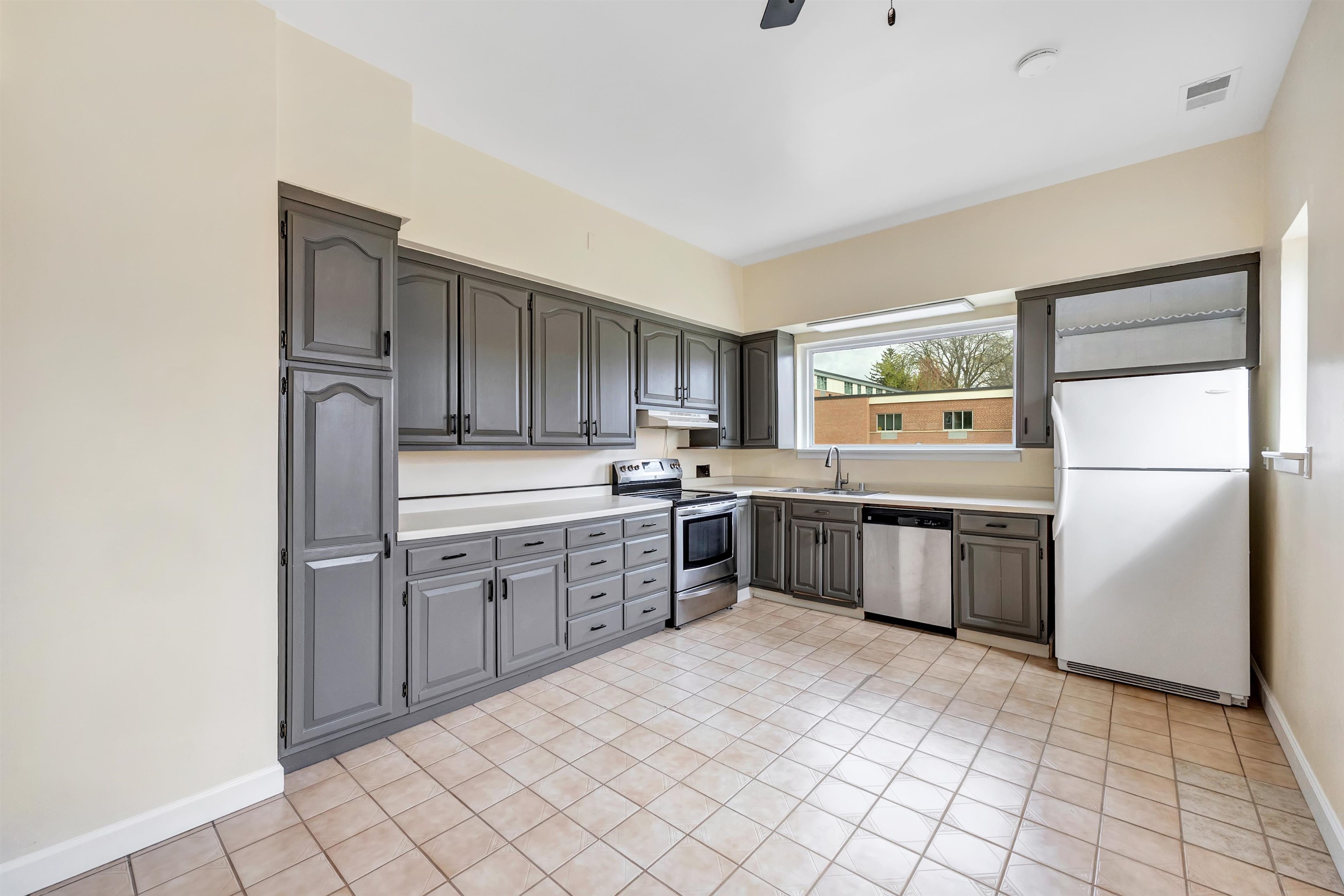 715 West 5th Street Appleton, WI 54914 - Photo 10 of 41