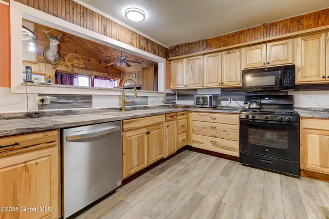 $399,900 | 589 Anderson Road, Root, NY 12072