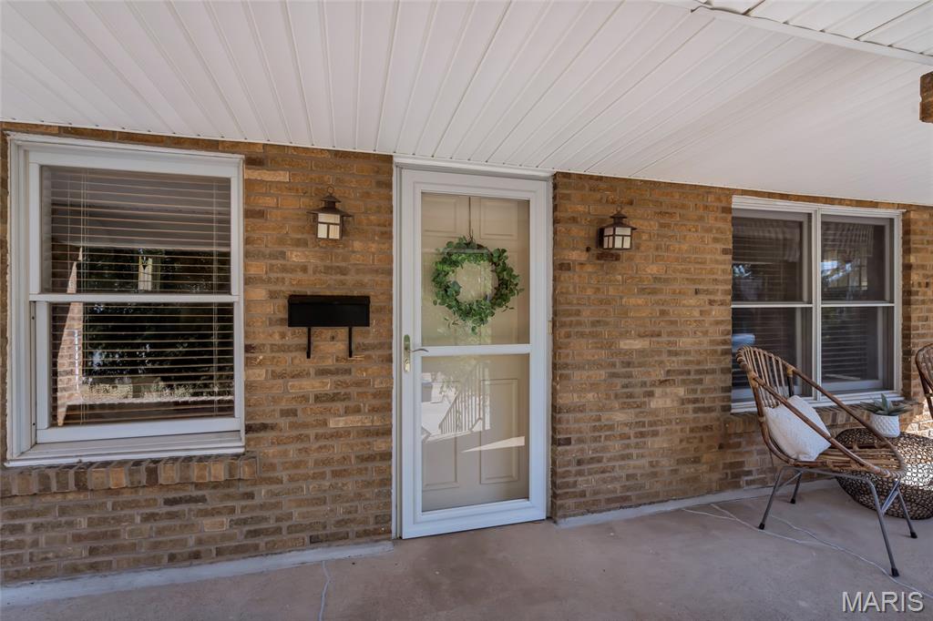 7572 Hiawatha Avenue Richmond Heights, MO 63117 - Photo 2 of 28