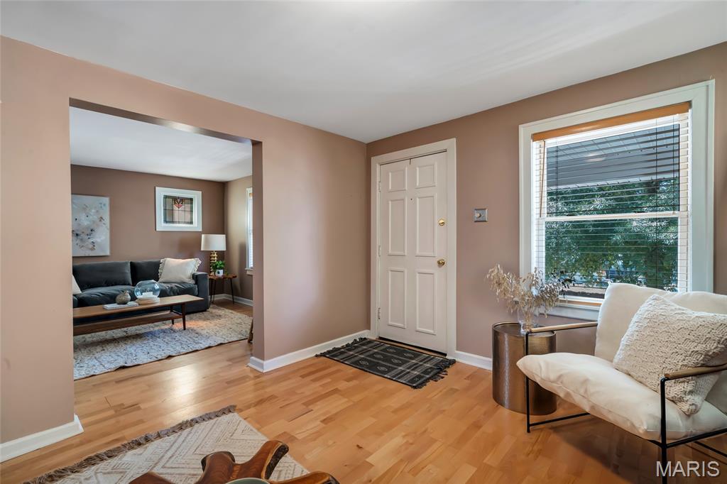 7572 Hiawatha Avenue Richmond Heights, MO 63117 - Photo 3 of 28