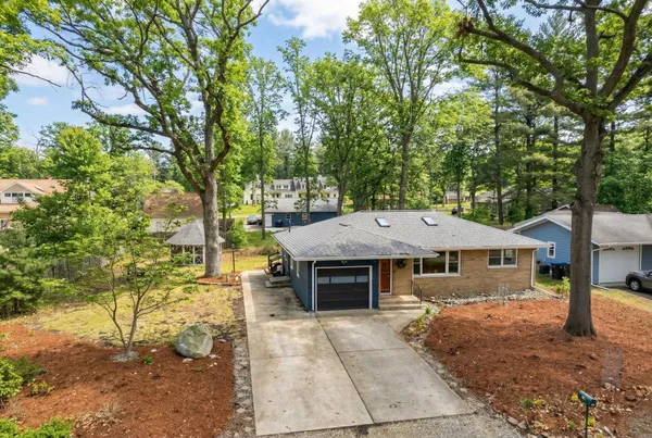 $499,900 | 321 South Taylor Street, New Buffalo, MI 49117
