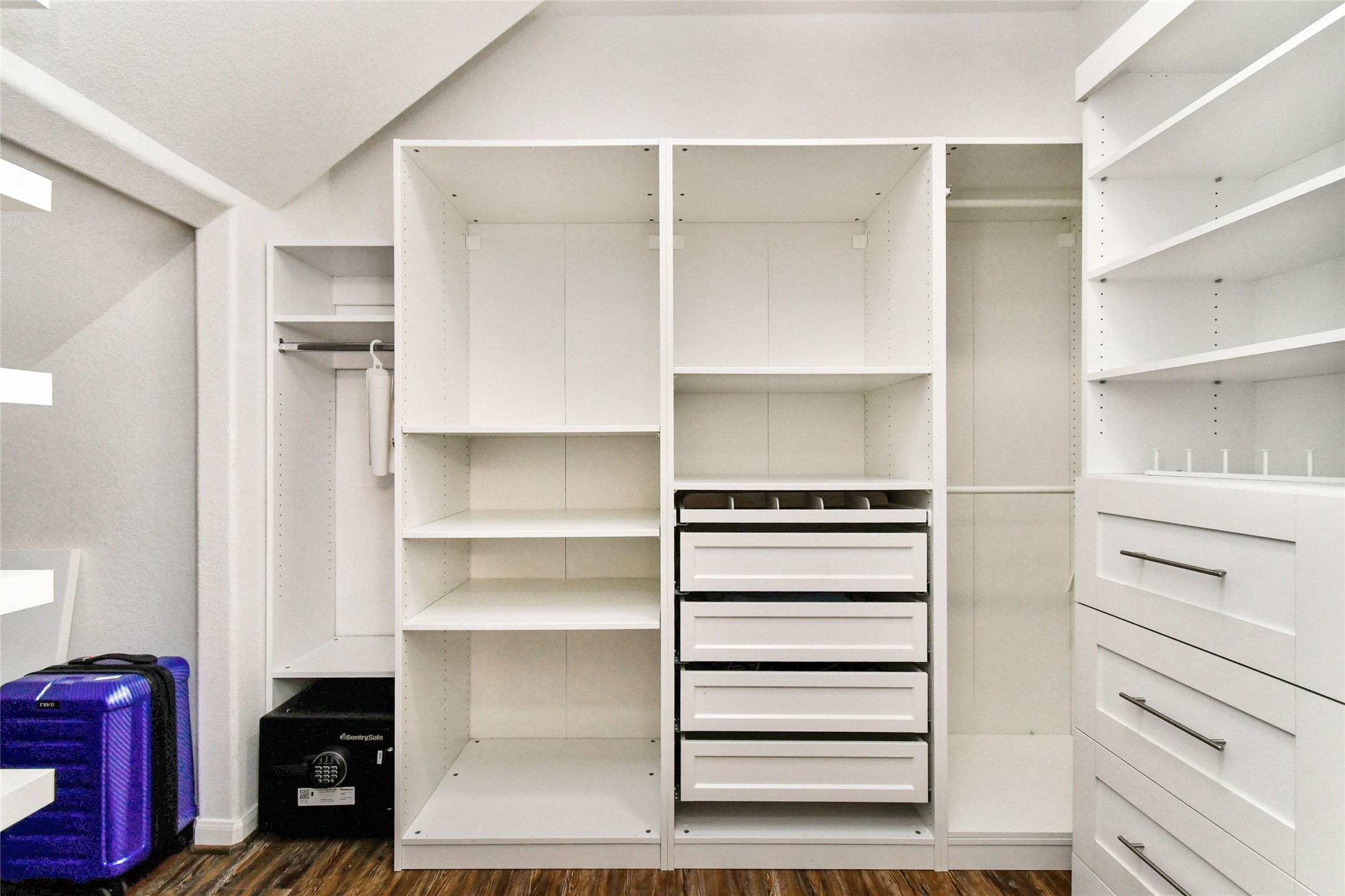 7110 Panther Ridge Drive Spring, TX 77389 - Photo 10 of 24 a view of walk in closet with empty racks