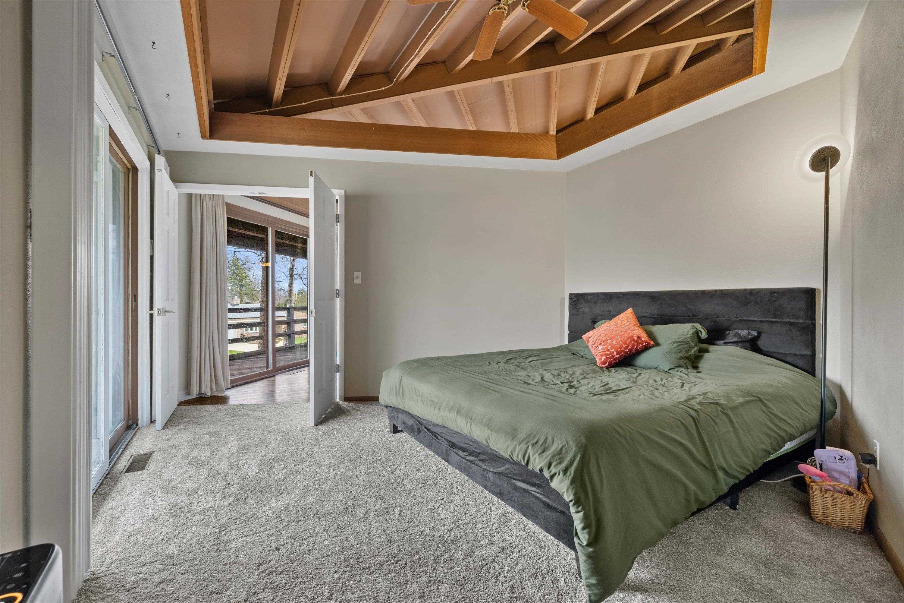 2607 Crestview Court Monroe, WI 53566 - Photo 13 of 31