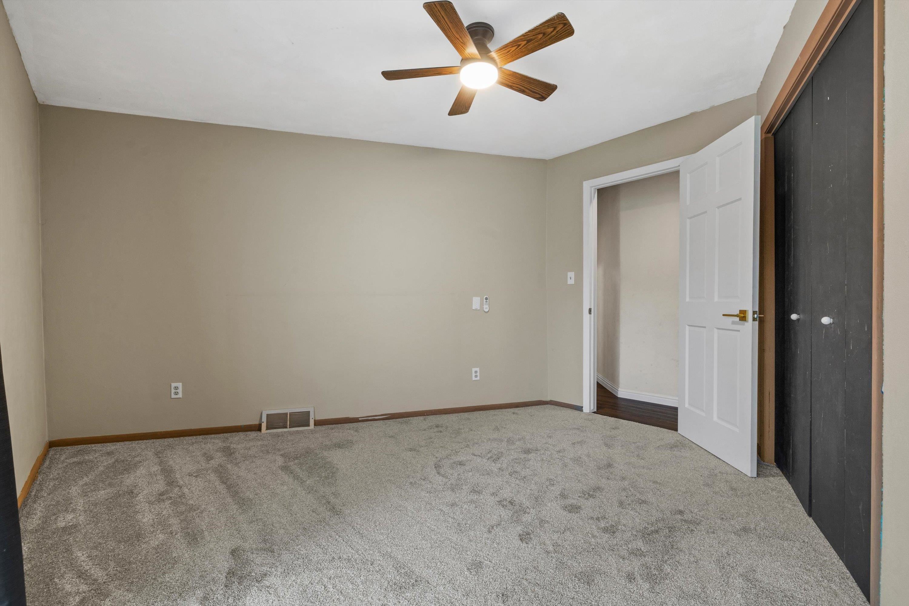 2607 Crestview Court Monroe, WI 53566 - Photo 20 of 31