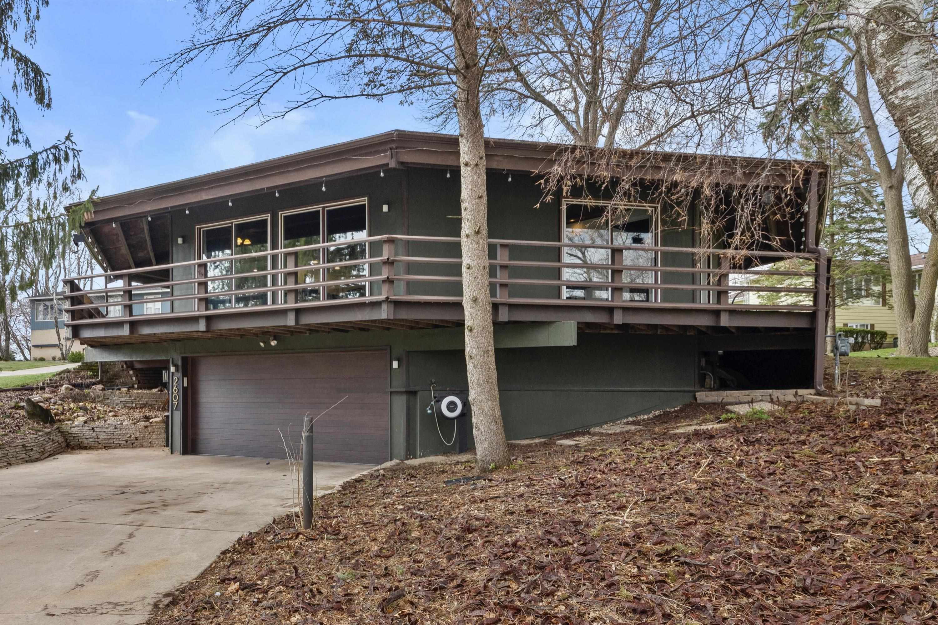 2607 Crestview Court Monroe, WI 53566 - Photo 2 of 31