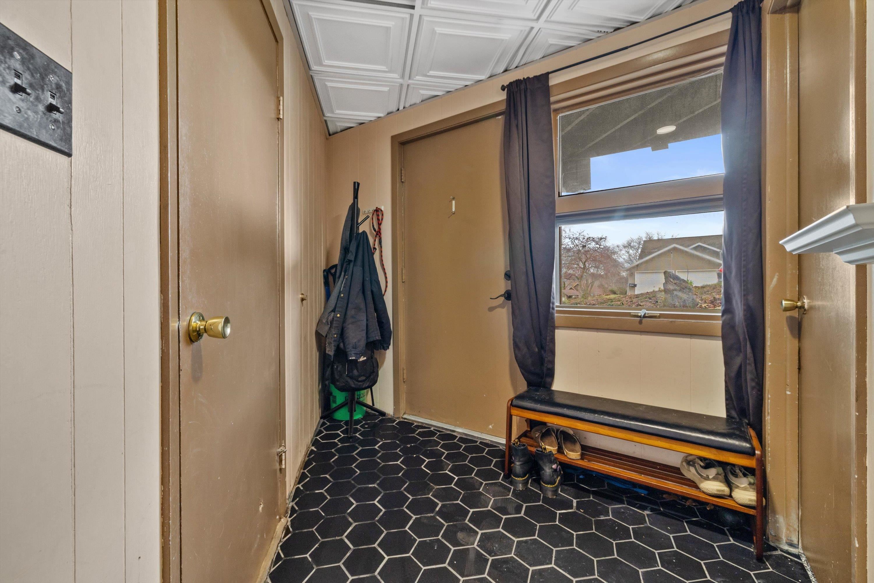 2607 Crestview Court Monroe, WI 53566 - Photo 27 of 31