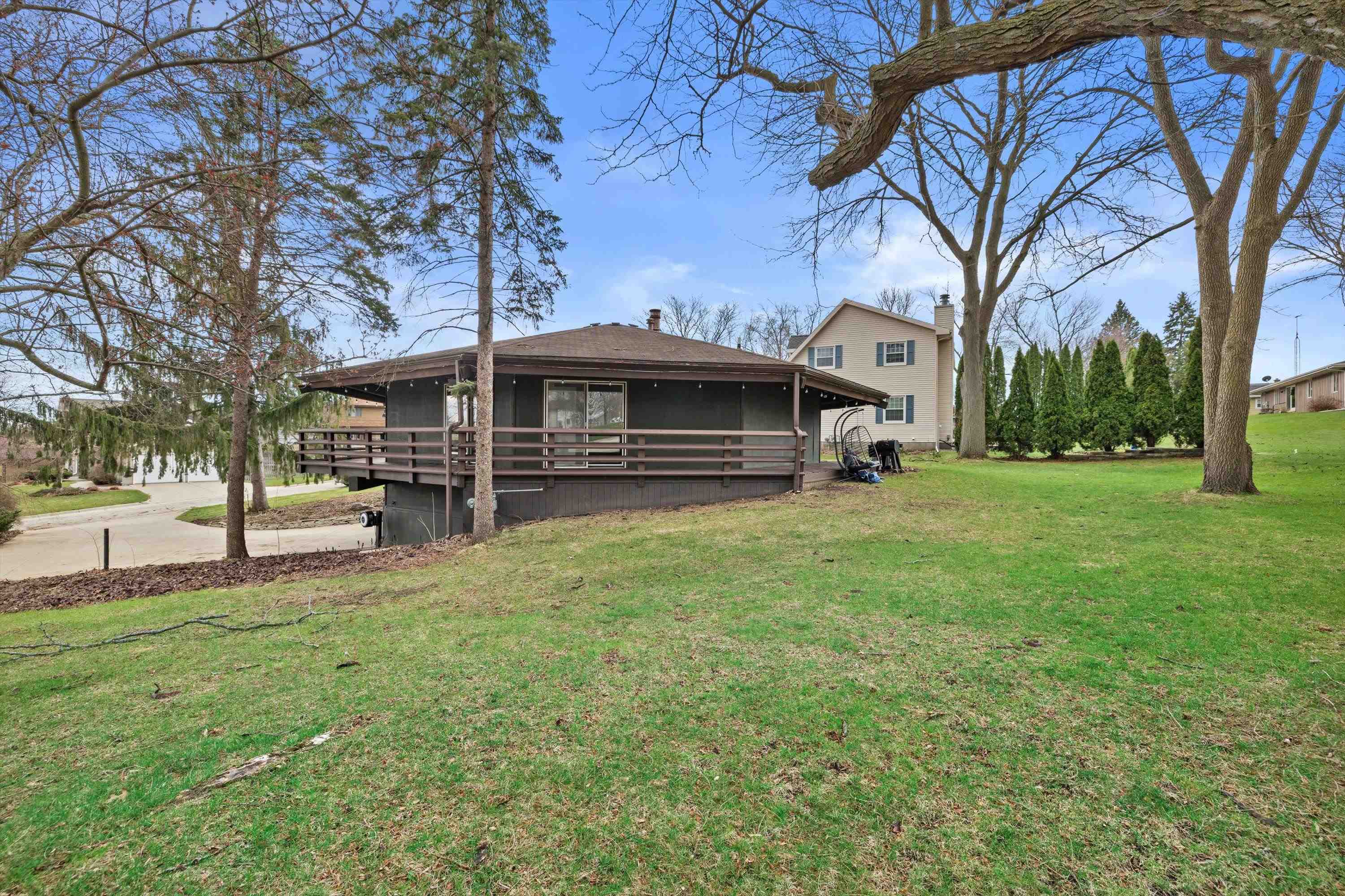 2607 Crestview Court Monroe, WI 53566 - Photo 30 of 31