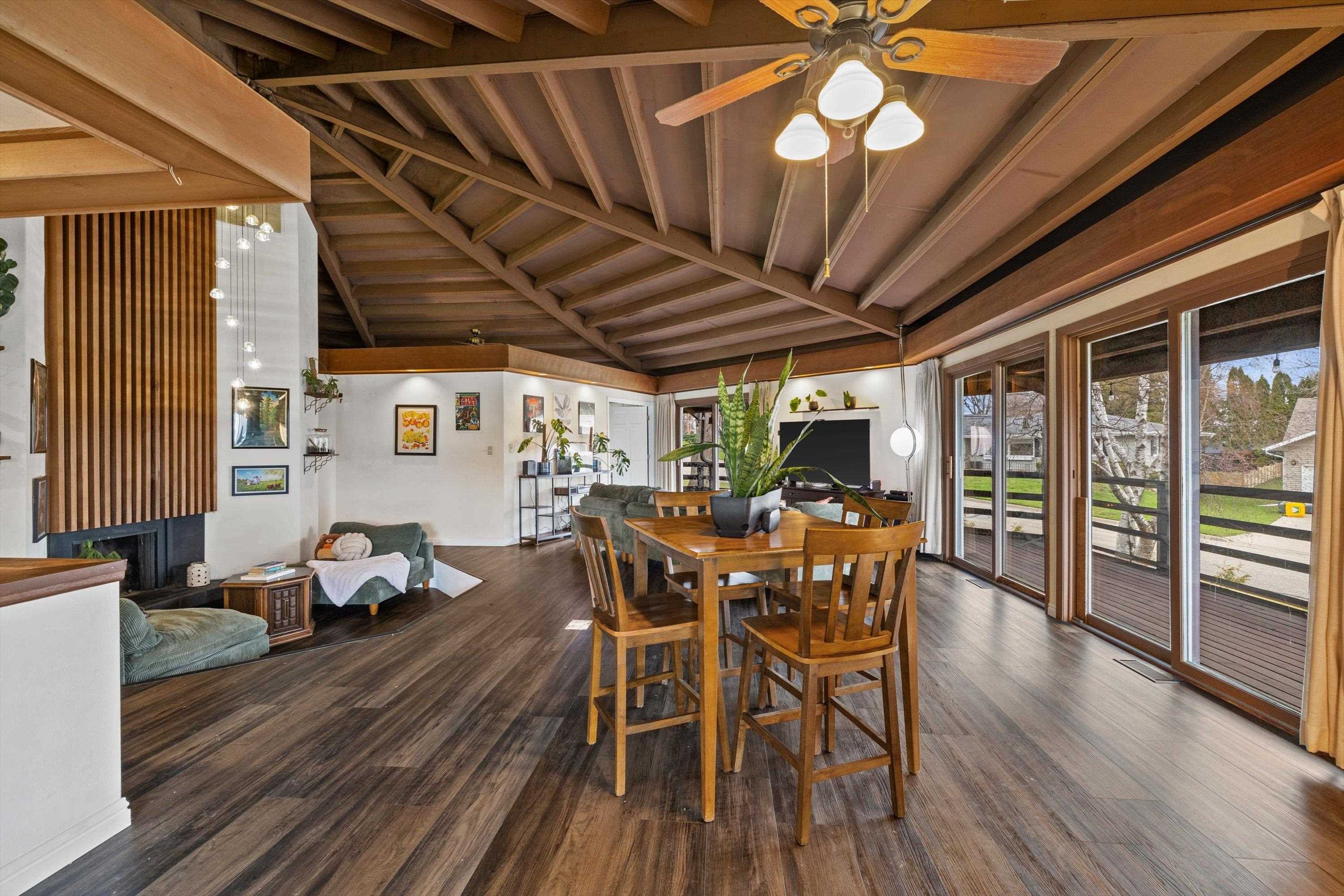 2607 Crestview Court Monroe, WI 53566 - Photo 7 of 31