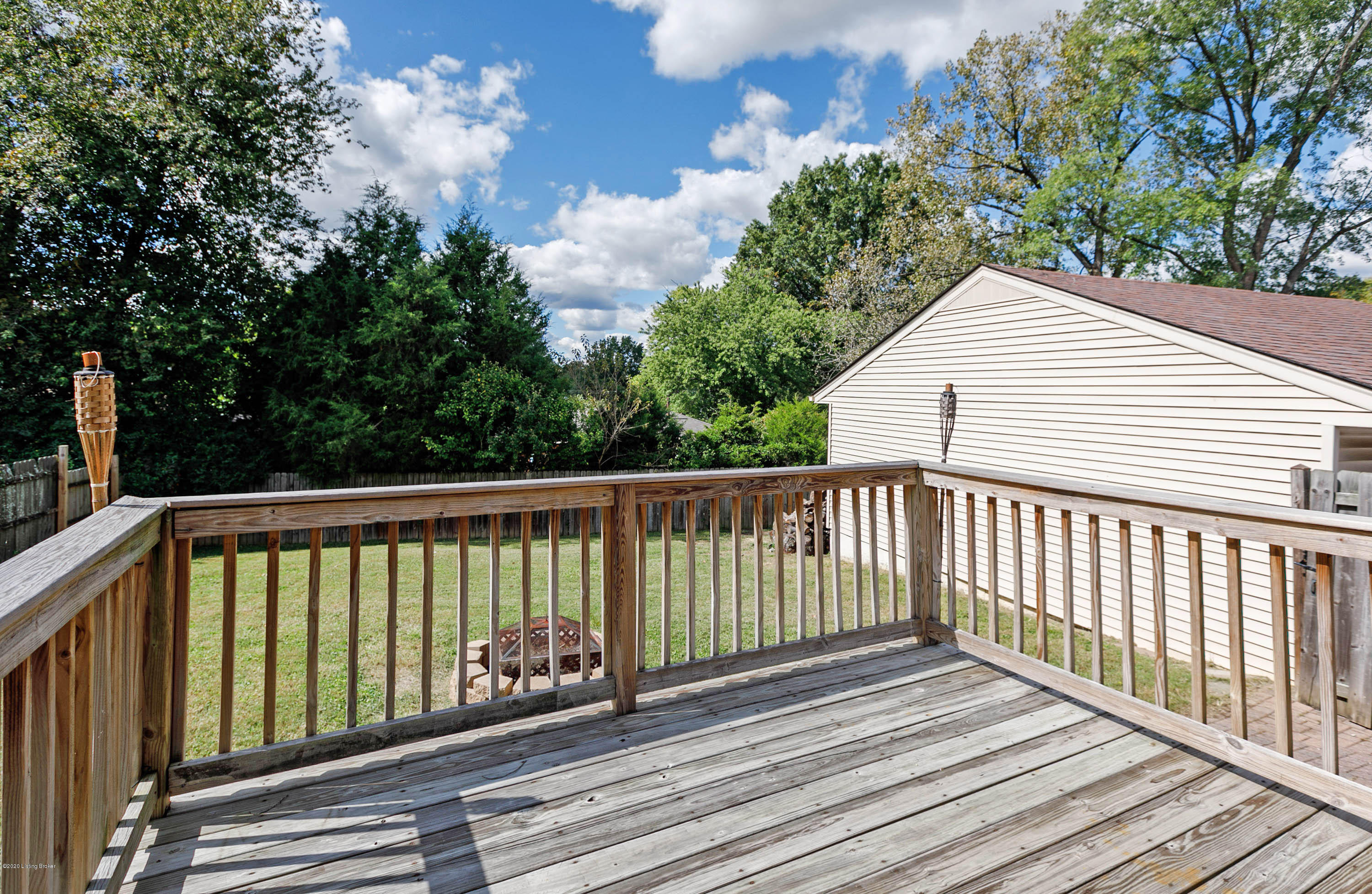 5410 Rolling Ridge Road Louisville, KY 40214 - Photo 26 of 38 036