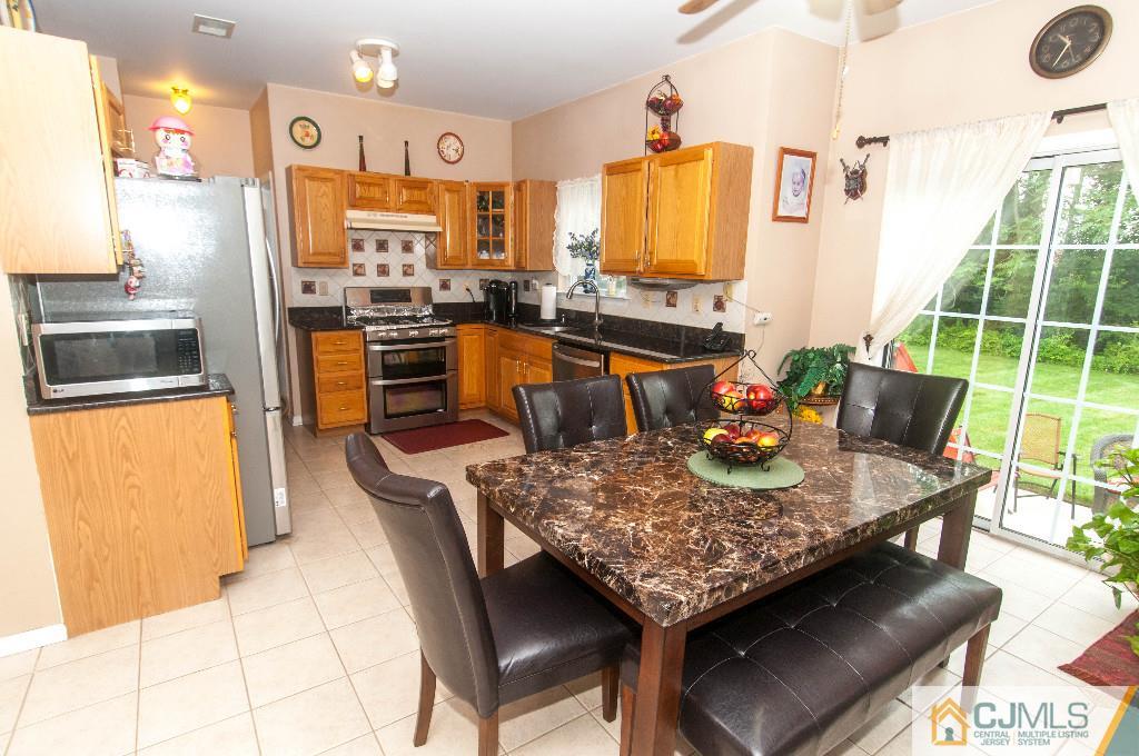 56 Lexington Road Monmouth Junction, NJ 08852 - Photo 9 of 25 Gallery Image 9