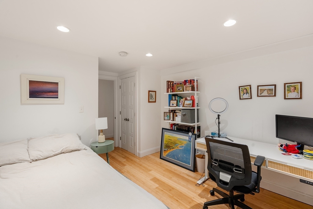 25 Bradford Road Newton, MA 02461 - Photo 18 of 22 Gallery Image 18