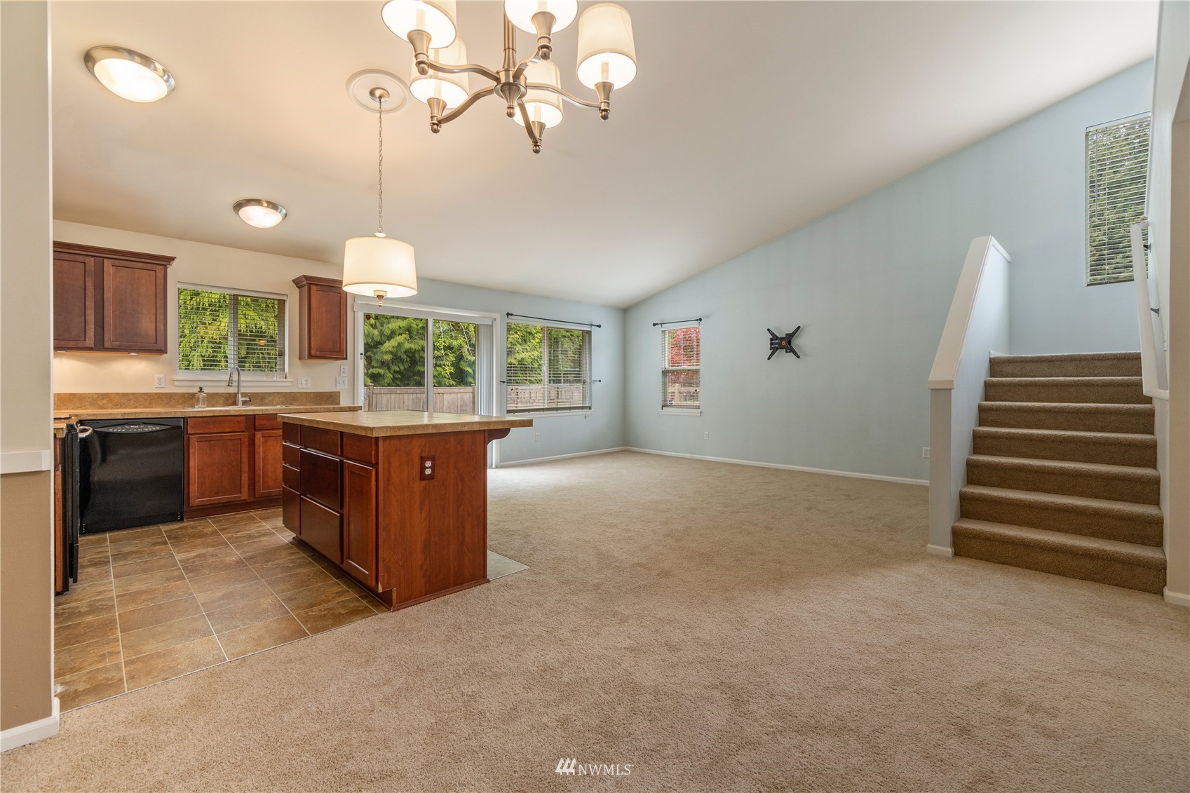 4225 Roxanna Loop Southeast Lacey, WA 98503 - Photo 8 of 25 Gallery Image 8