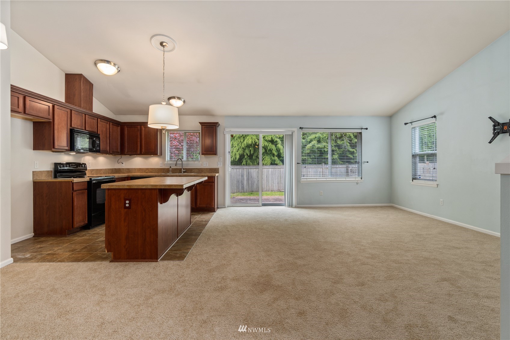 4225 Roxanna Loop Southeast Lacey, WA 98503 - Photo 9 of 25 Gallery Image 9