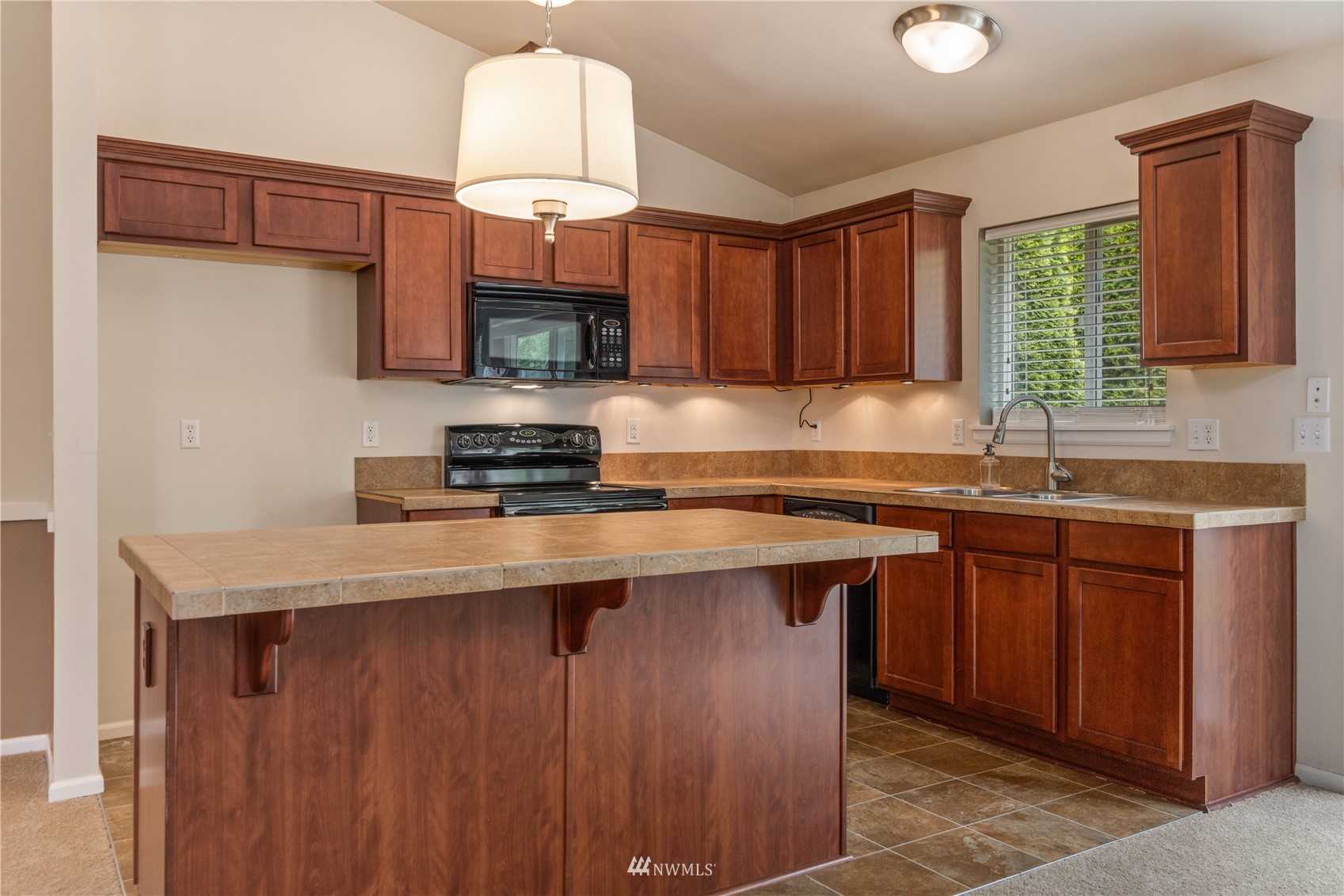 4225 Roxanna Loop Southeast Lacey, WA 98503 - Photo 10 of 25 Gallery Image 10