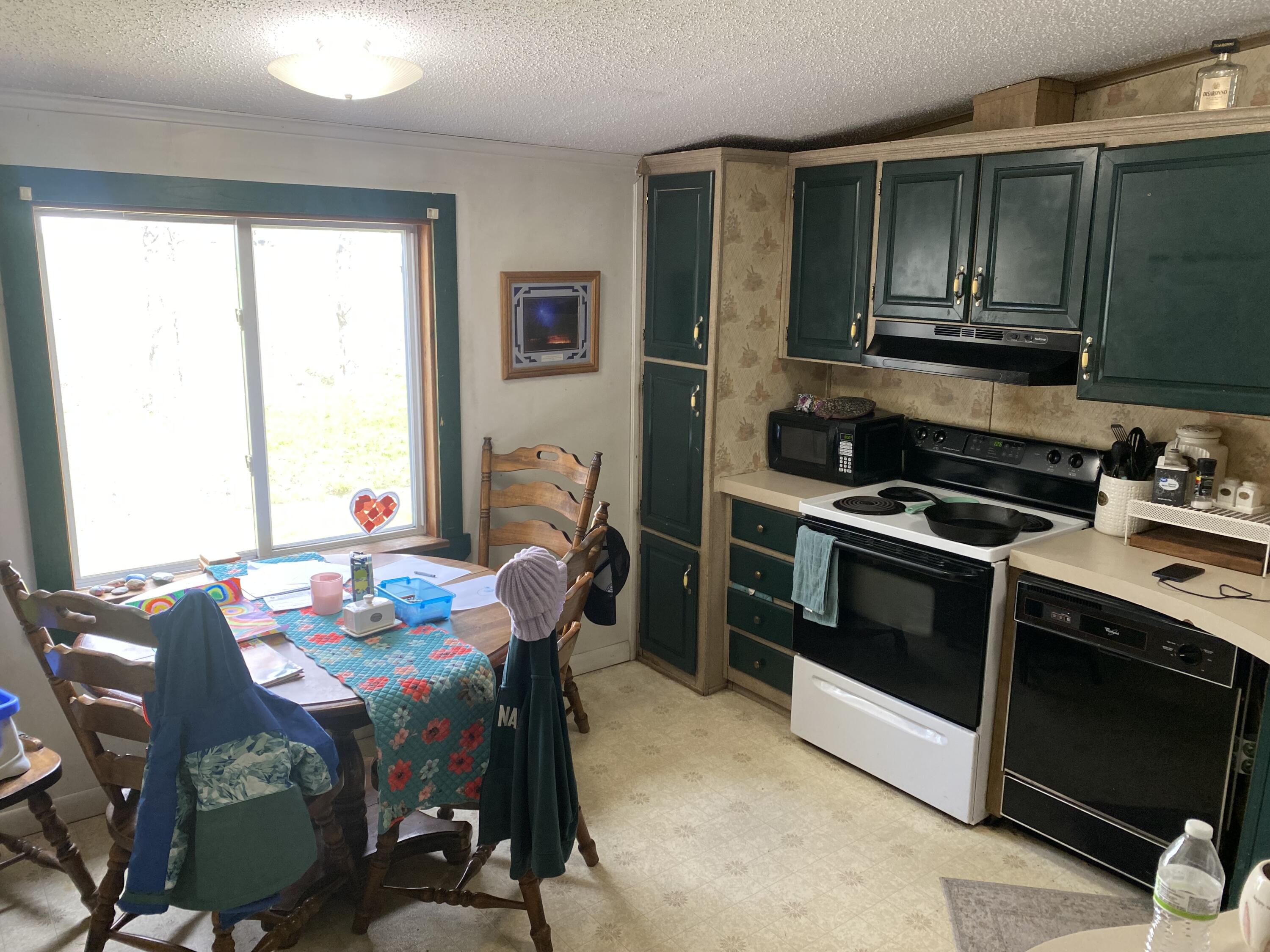 312 Ridge Road Fairfield, ME 04937 - Photo 5 of 26 5 Dining