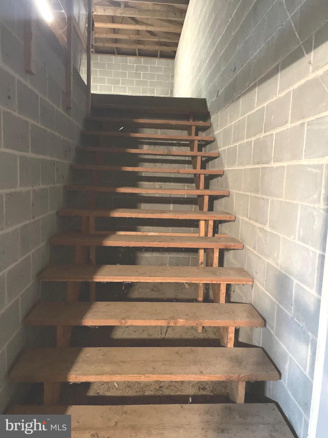 160 Lees Bridge Road Nottingham, PA 19362 - Photo 18 of 23 2nd access to basement to Garage