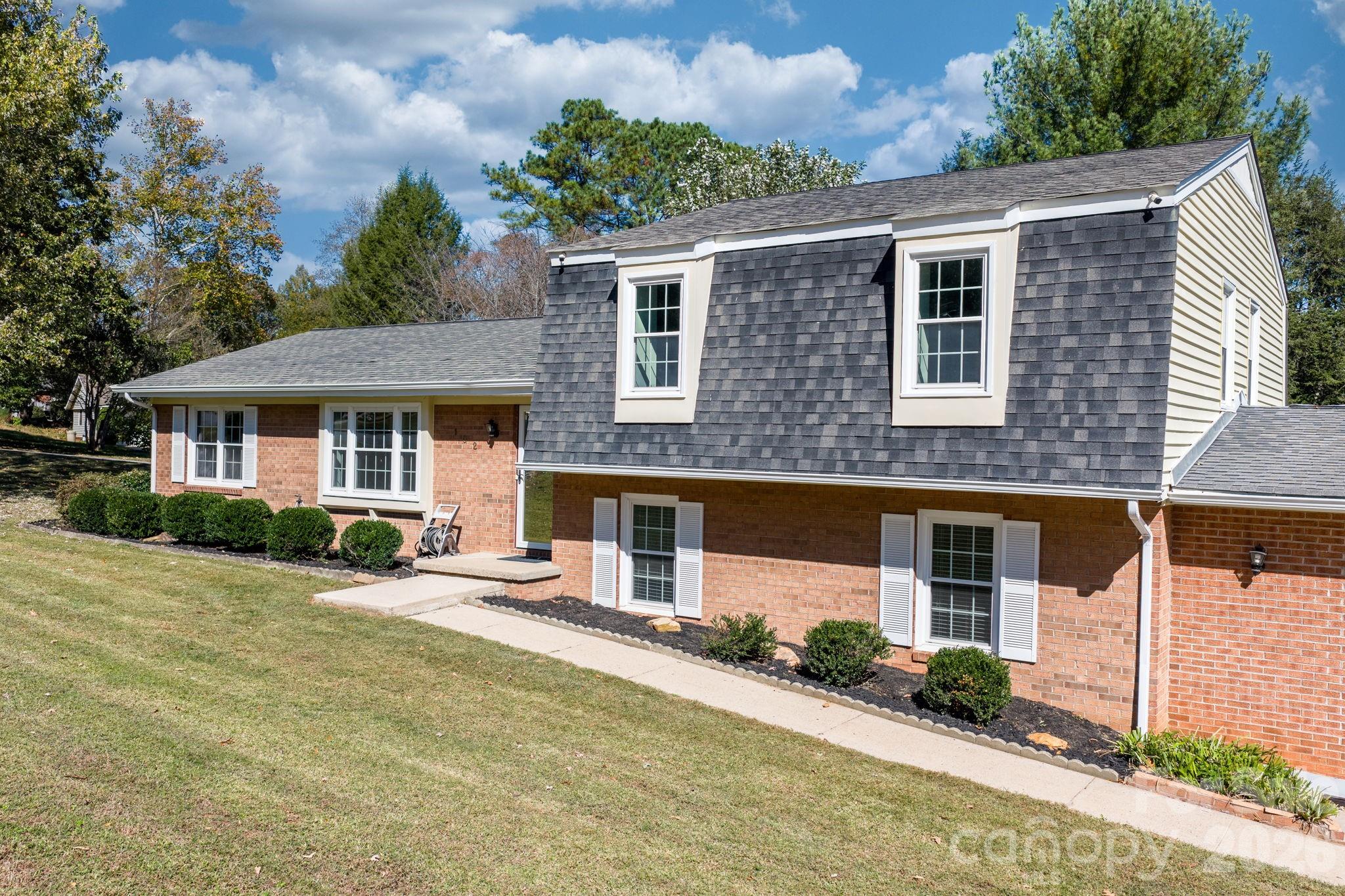 102 Castlegate Drive Morganton, NC 28655 - Photo 2 of 44