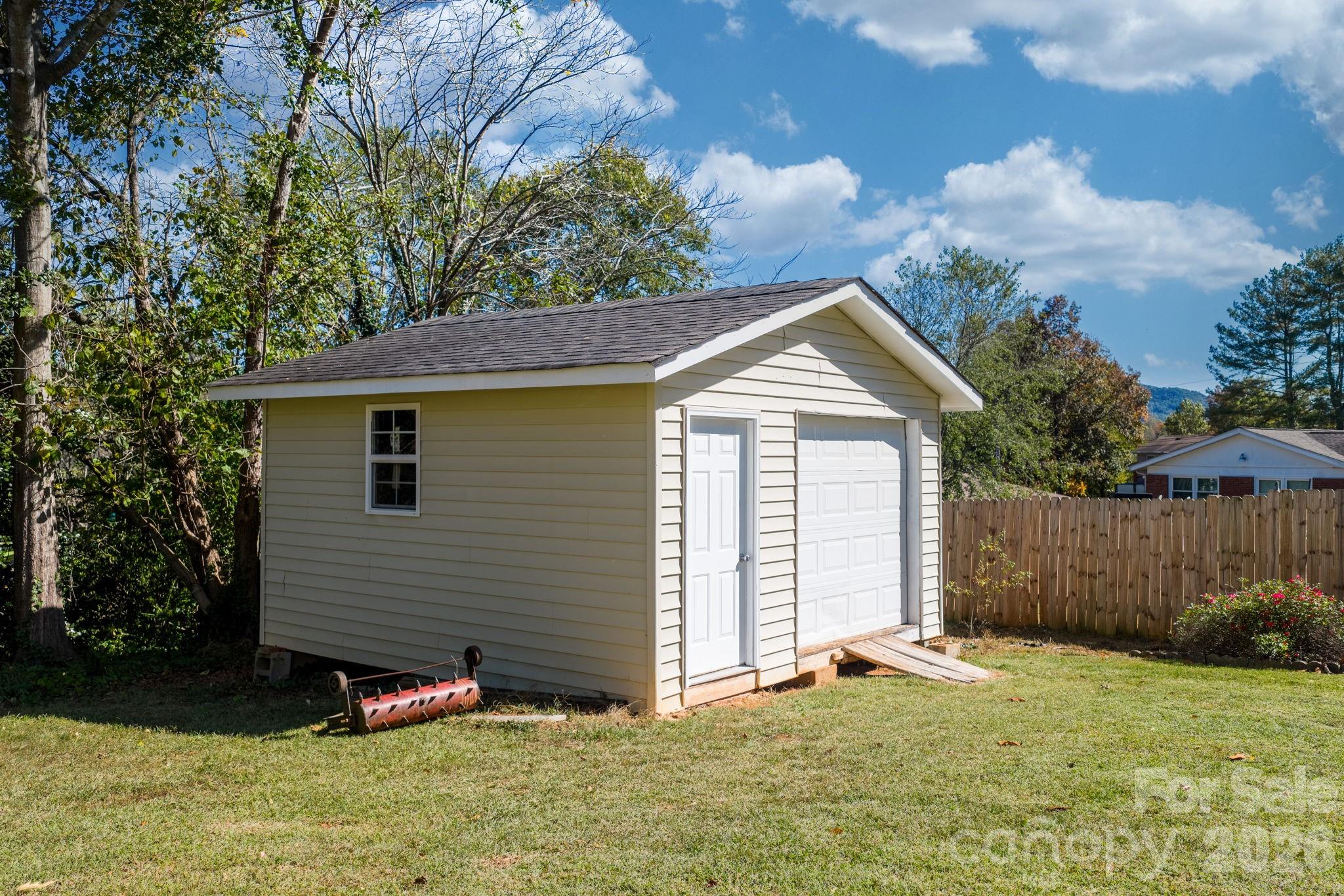 102 Castlegate Drive Morganton, NC 28655 - Photo 35 of 44