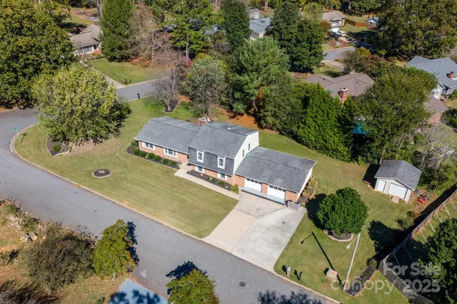 $385,000 | 102 Castlegate Drive, Morganton, NC 28655