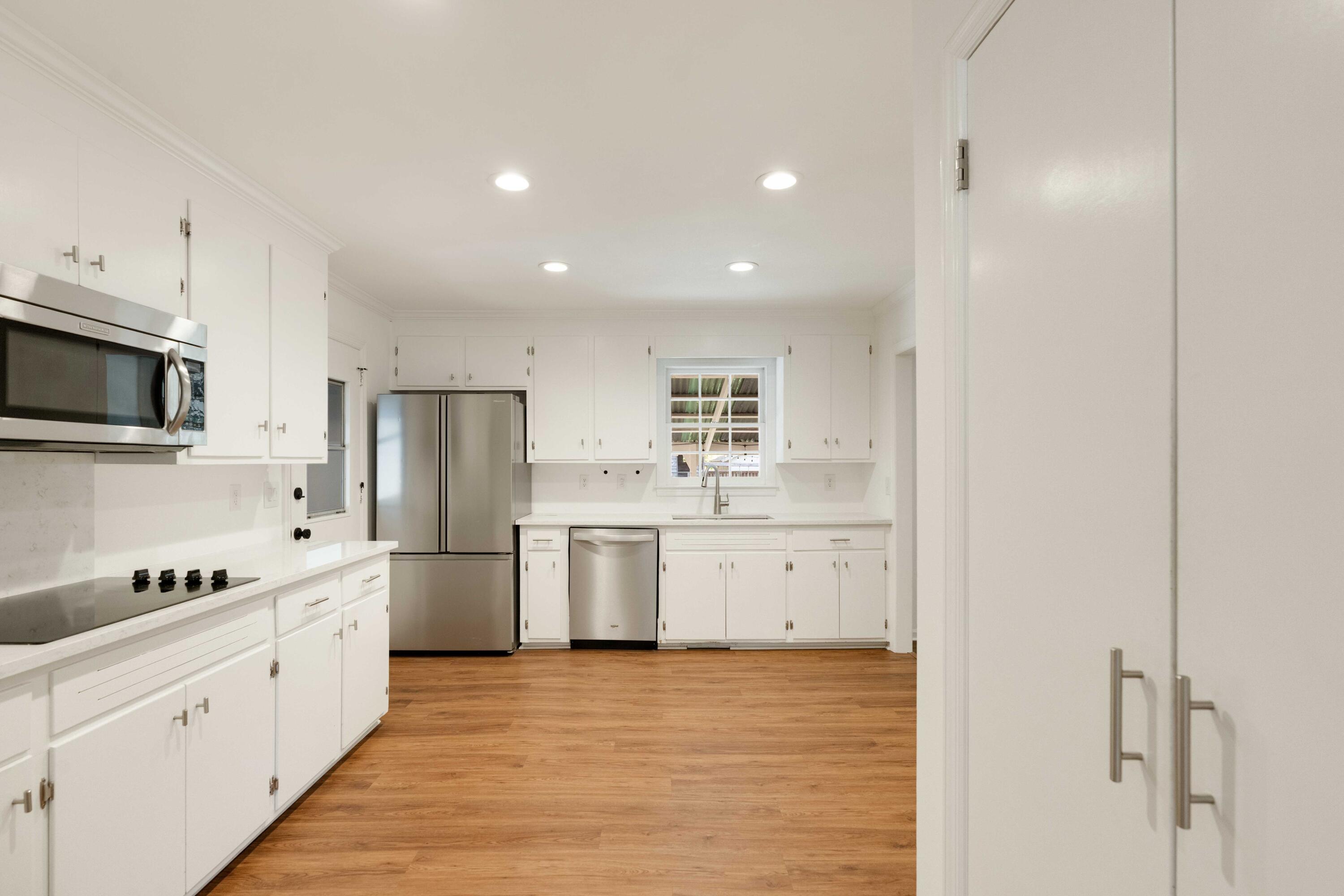 919 Tall Pine Road Mount Pleasant, SC 29464 - Photo 11 of 27 Kitchen