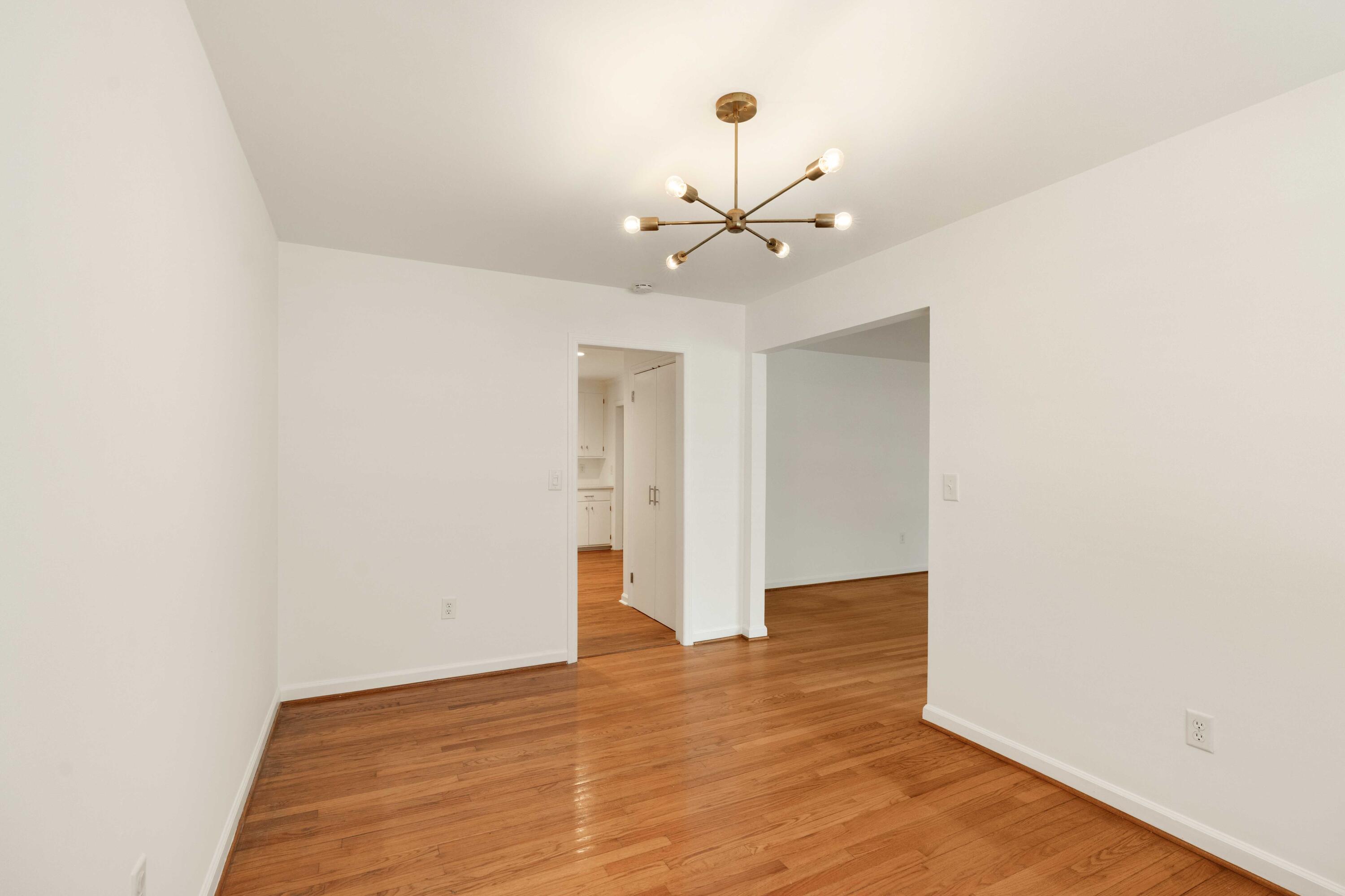 919 Tall Pine Road Mount Pleasant, SC 29464 - Photo 14 of 27 Dining room