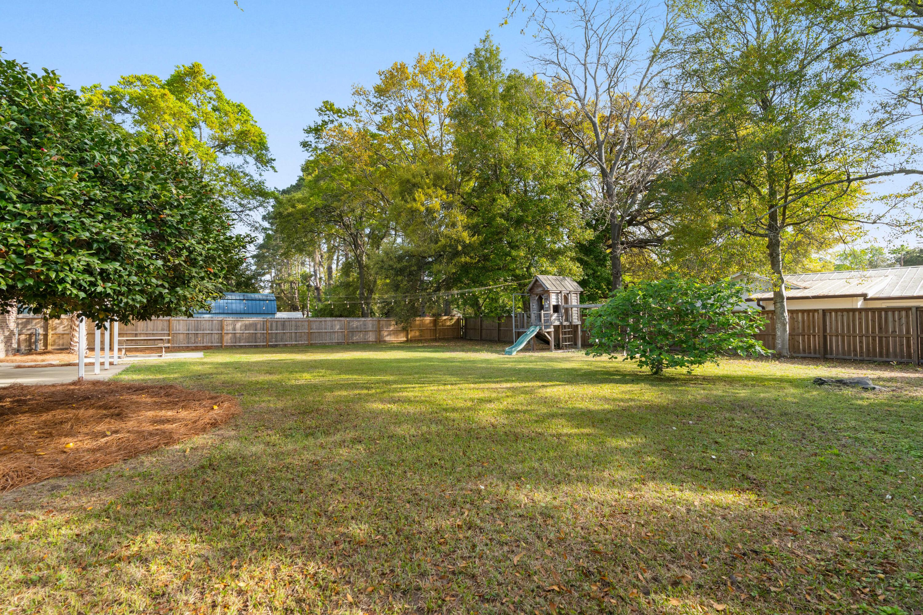 919 Tall Pine Road Mount Pleasant, SC 29464 - Photo 4 of 27 Backyard