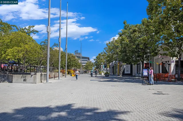 $449,999 | 410 Webster Street, Unit 1, Oakland, CA 94607