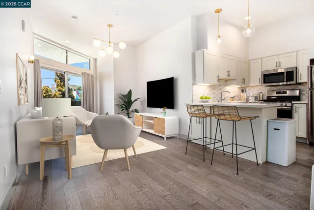 $449,999 | 410 Webster Street, Unit 1, Oakland, CA 94607