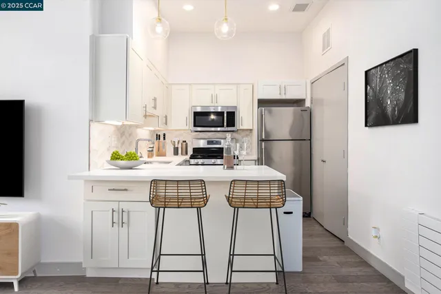 $449,999 | 410 Webster Street, Unit 1, Oakland, CA 94607